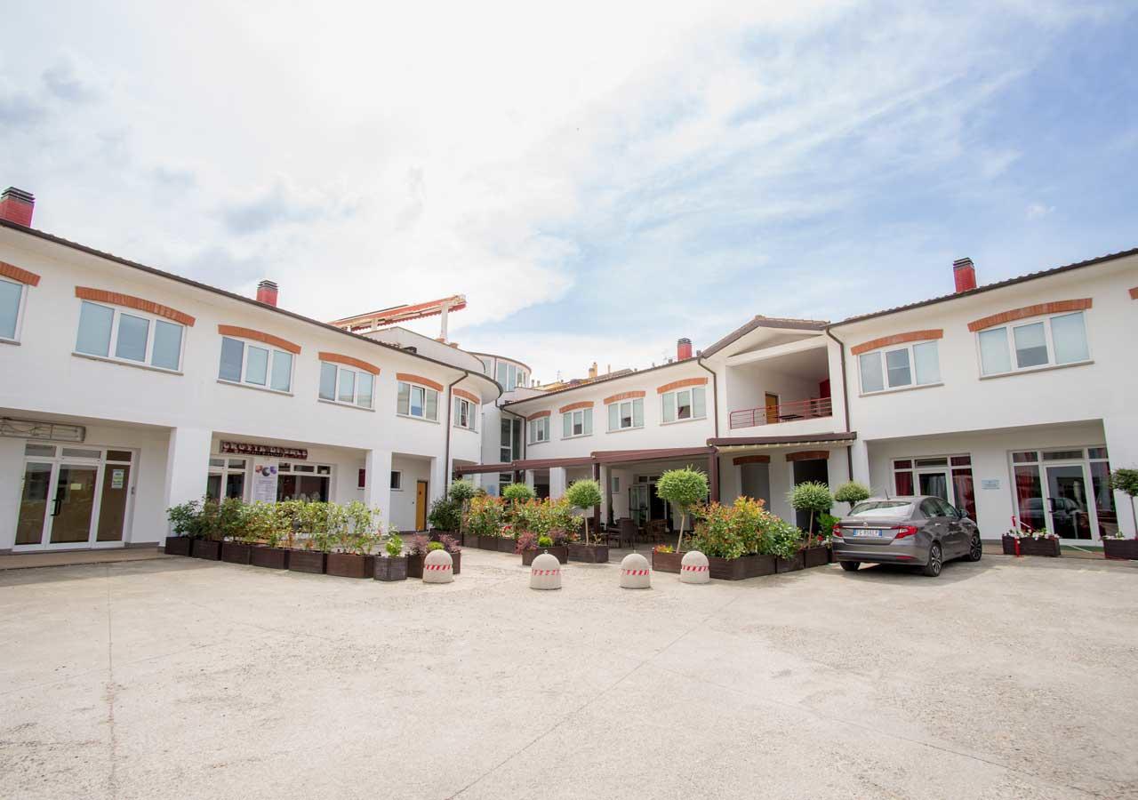 Hotel Relais Del Lago Marta Ngoại thất bức ảnh